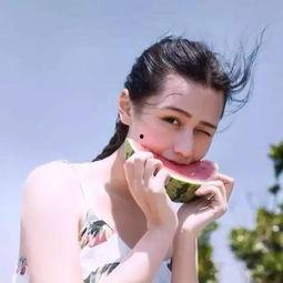 娱乐吃瓜头像女生图片,揭秘娱乐圈美女吃瓜瞬间