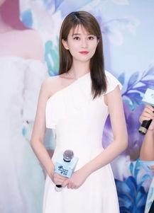 娱乐吃瓜酱乔欣,从“娱乐吃瓜酱”到人气小花，她的蜕变之路